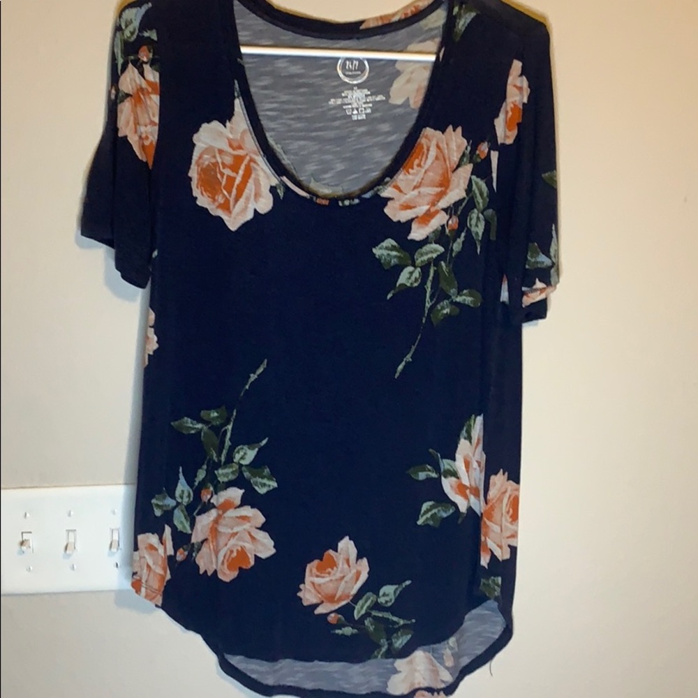 Maurices Floral Scoop Neck Shirt Medium